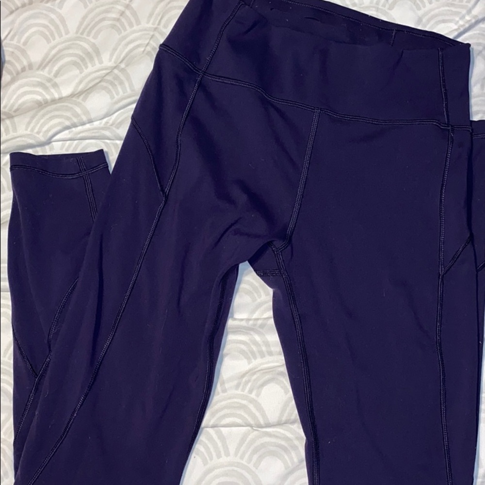 LULULEMON SIZE 6 LEGGINGS